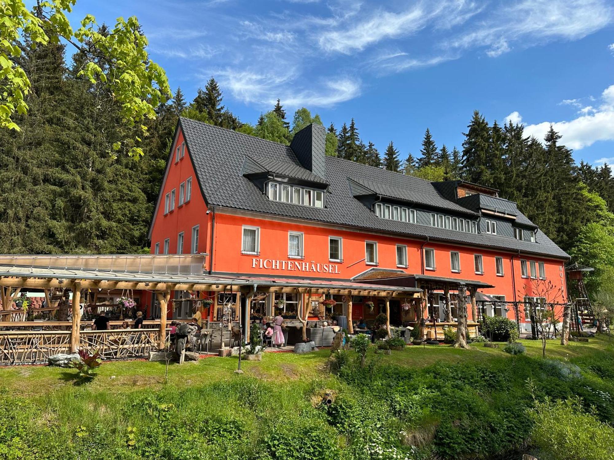 Erlebnishotel & Restaurant Fichtenhaeusel Am Poehlagrund Отель